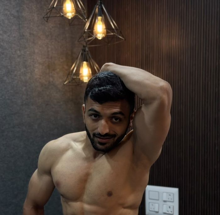 Physique building: after